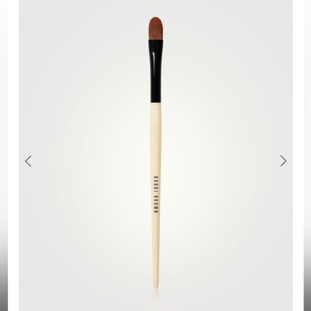 NEW BOBBI BROWN EYE SHADOW BRUSH